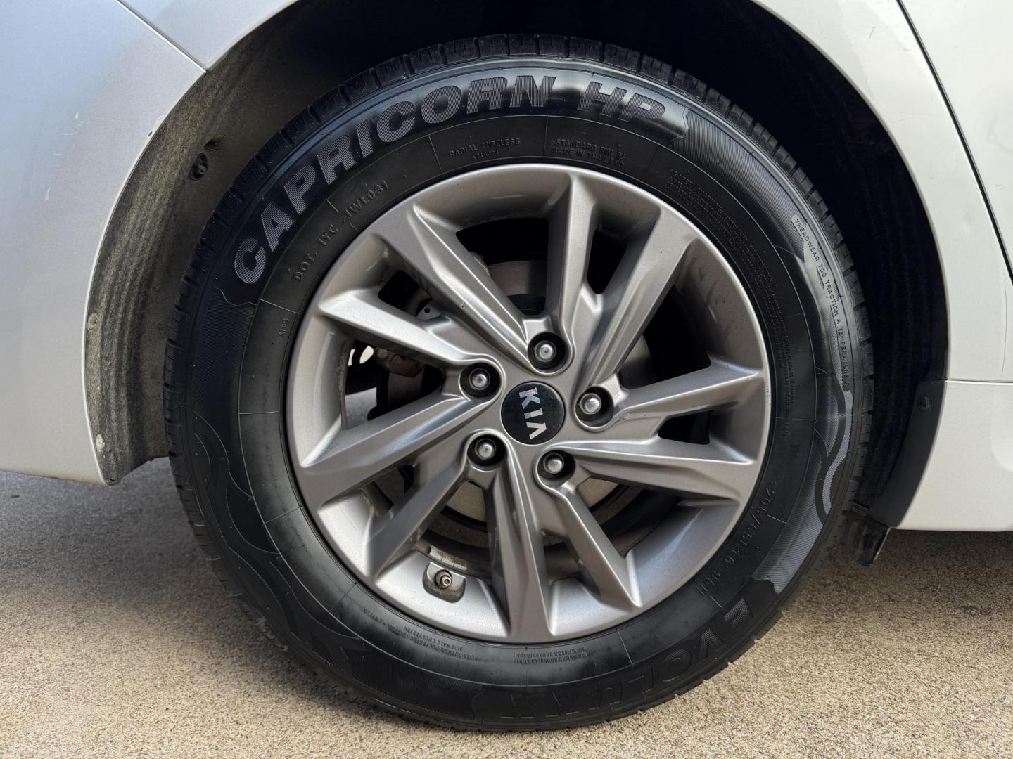 2020 SILVER KIA OPTIMA LX; S; SE (5XXGT4L30LG) , located at 5900 E. Lancaster Ave., Fort Worth, TX, 76112, (817) 457-5456, 0.000000, 0.000000 - Photo#21