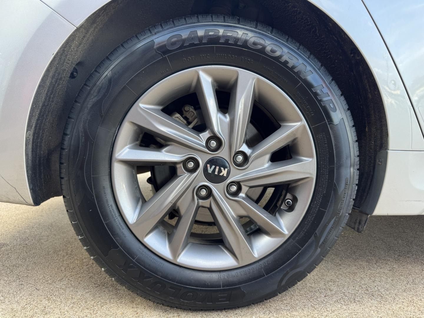 2020 SILVER KIA OPTIMA LX; S; SE (5XXGT4L30LG) , located at 5900 E. Lancaster Ave., Fort Worth, TX, 76112, (817) 457-5456, 0.000000, 0.000000- Photo#23