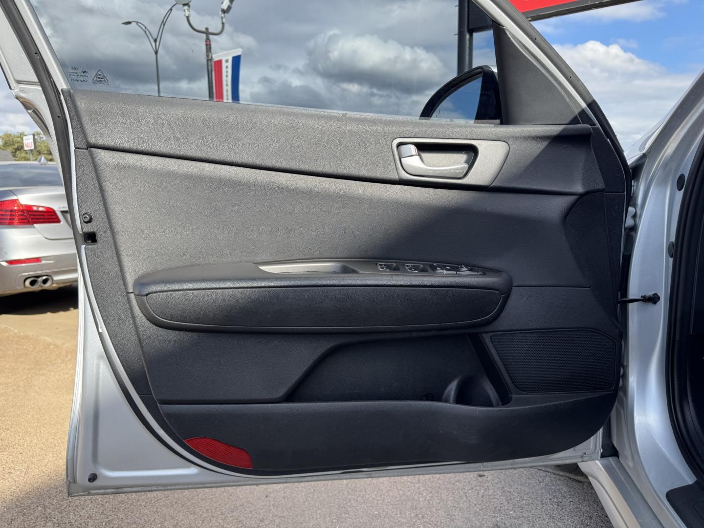 2020 SILVER KIA OPTIMA LX; S; SE (5XXGT4L30LG) , located at 5900 E. Lancaster Ave., Fort Worth, TX, 76112, (817) 457-5456, 0.000000, 0.000000- Photo#7