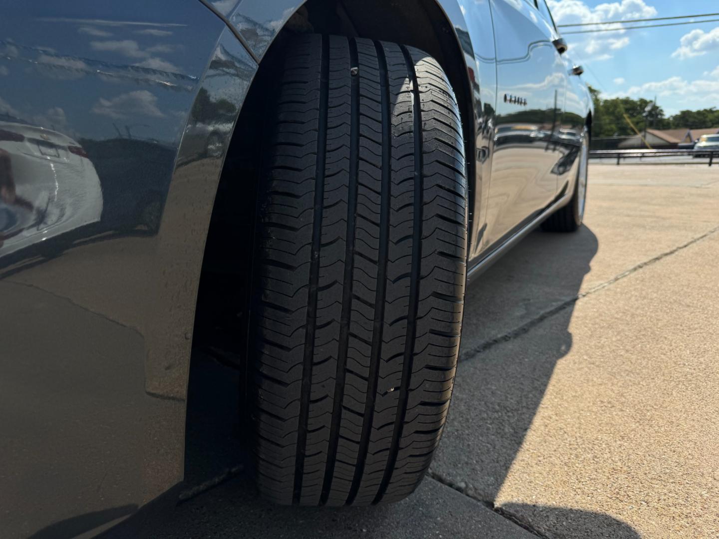 2018 GRAY CHEVROLET MALIBU LT (2FL) (1G1ZD5ST1JF) , located at 5900 E. Lancaster Ave., Fort Worth, TX, 76112, (817) 457-5456, 0.000000, 0.000000 - Photo#19