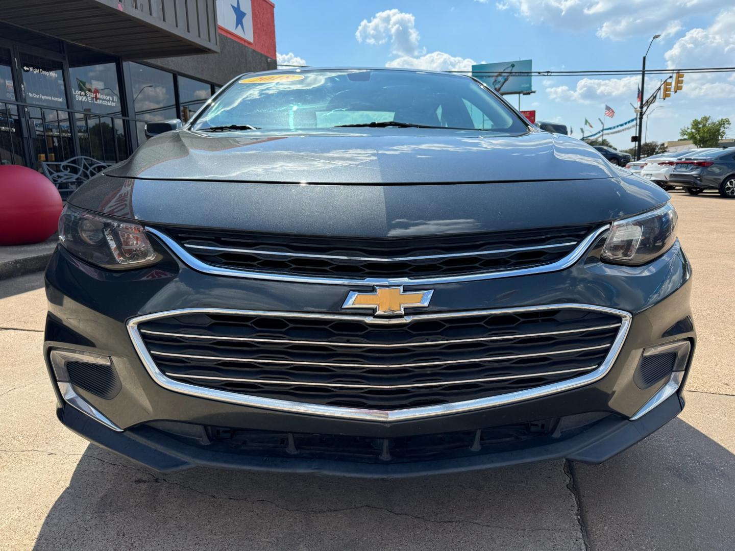 2018 GRAY CHEVROLET MALIBU LT (2FL) (1G1ZD5ST1JF) , located at 5900 E. Lancaster Ave., Fort Worth, TX, 76112, (817) 457-5456, 0.000000, 0.000000 - Photo#1