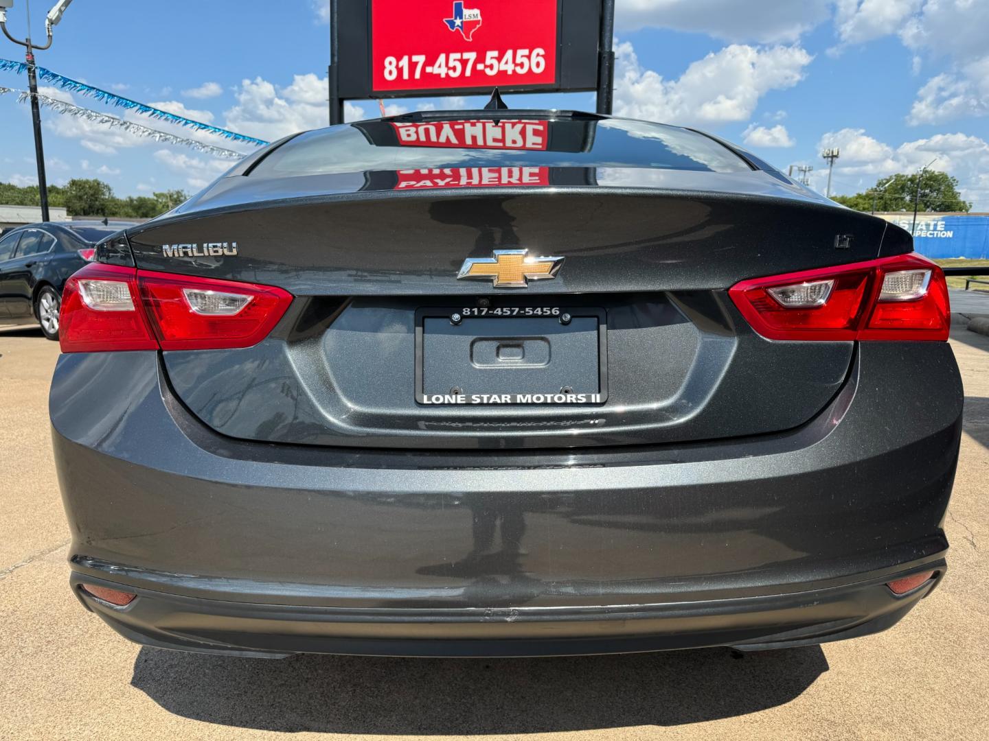 2018 GRAY CHEVROLET MALIBU LT (2FL) (1G1ZD5ST1JF) , located at 5900 E. Lancaster Ave., Fort Worth, TX, 76112, (817) 457-5456, 0.000000, 0.000000 - Photo#4