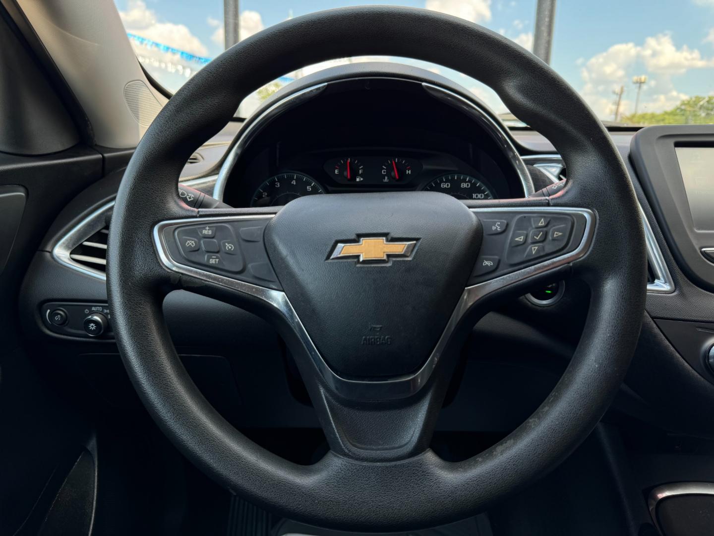 2018 GRAY CHEVROLET MALIBU LT (2FL) (1G1ZD5ST1JF) , located at 5900 E. Lancaster Ave., Fort Worth, TX, 76112, (817) 457-5456, 0.000000, 0.000000 - Photo#18