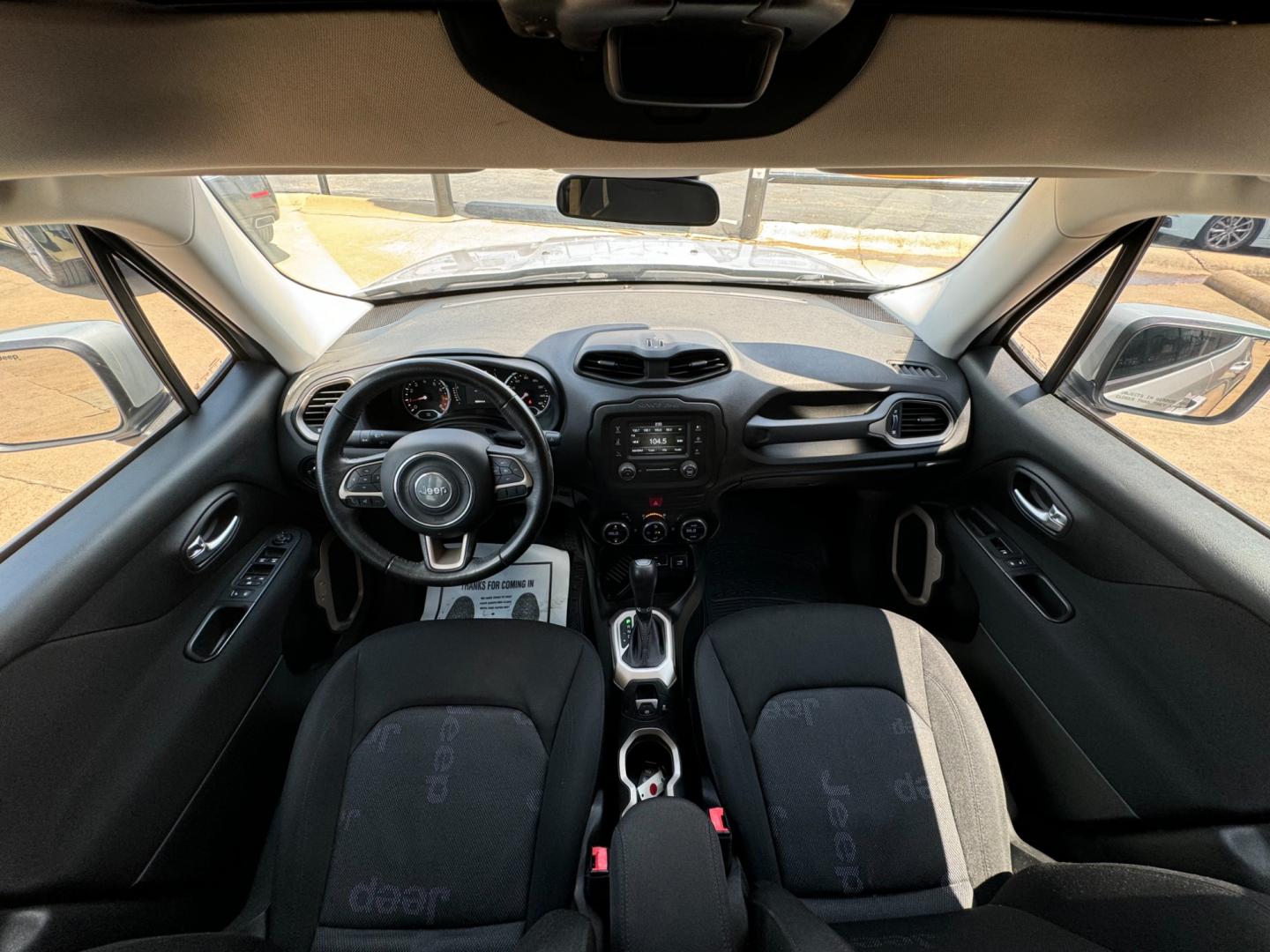 2015 SILVER JEEP RENEGADE LATITUDE (ZACCJABT7FP) , located at 5900 E. Lancaster Ave., Fort Worth, TX, 76112, (817) 457-5456, 0.000000, 0.000000 - Photo#18