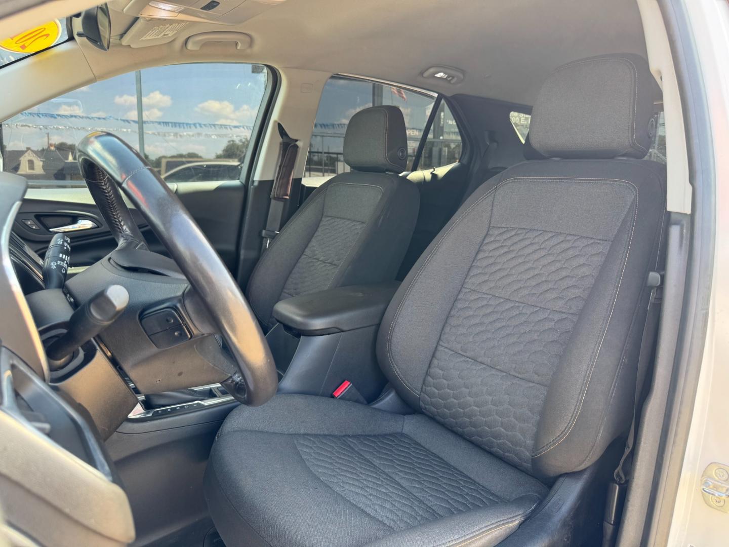 2019 WHITE CHEVROLET EQUINOX LT (1LT) (2GNAXUEV9K6) , located at 5900 E. Lancaster Ave., Fort Worth, TX, 76112, (817) 457-5456, 0.000000, 0.000000 - Photo#10