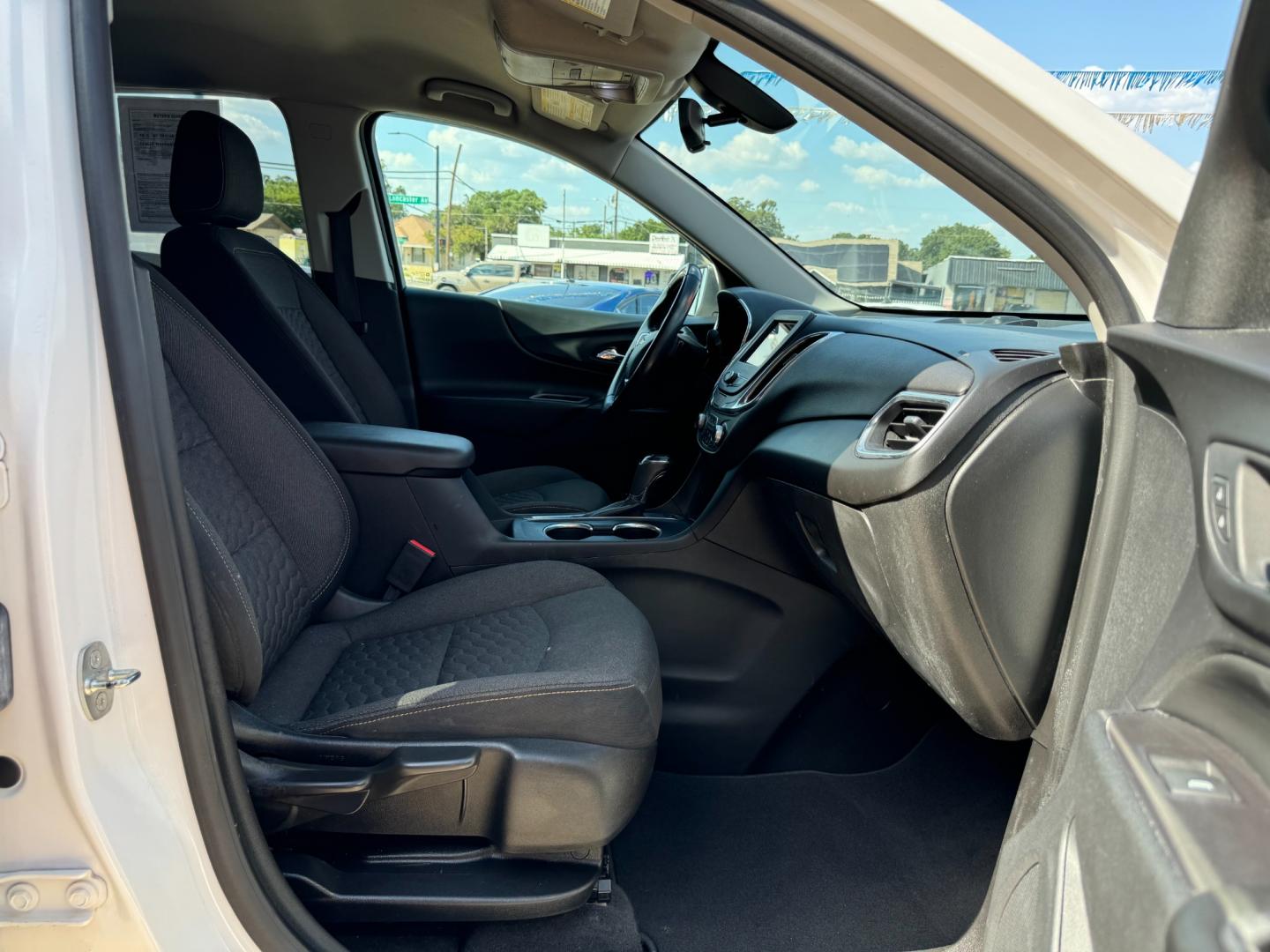 2019 WHITE CHEVROLET EQUINOX LT (1LT) (2GNAXUEV9K6) , located at 5900 E. Lancaster Ave., Fort Worth, TX, 76112, (817) 457-5456, 0.000000, 0.000000 - Photo#16