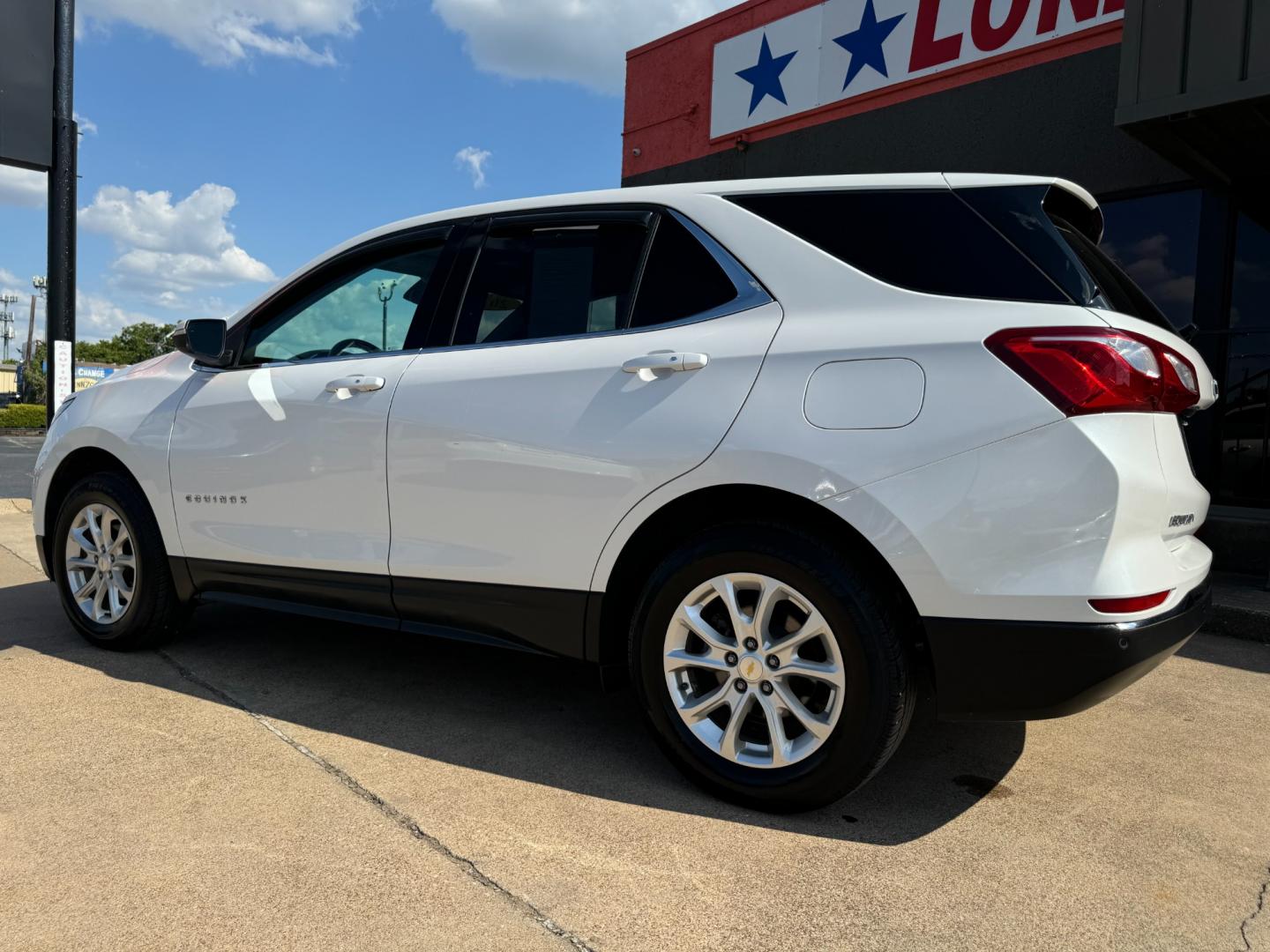 2019 WHITE CHEVROLET EQUINOX LT (1LT) (2GNAXUEV9K6) , located at 5900 E. Lancaster Ave., Fort Worth, TX, 76112, (817) 457-5456, 0.000000, 0.000000 - Photo#7