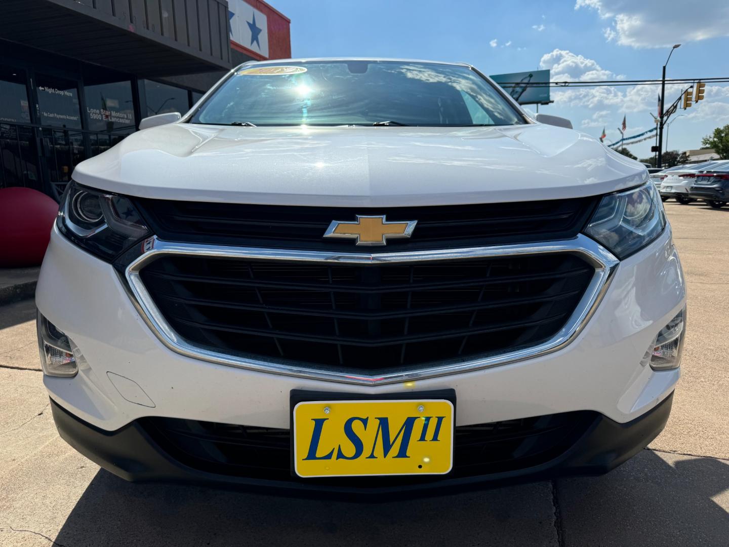 2019 WHITE CHEVROLET EQUINOX LT (1LT) (2GNAXUEV9K6) , located at 5900 E. Lancaster Ave., Fort Worth, TX, 76112, (817) 457-5456, 0.000000, 0.000000 - Photo#2