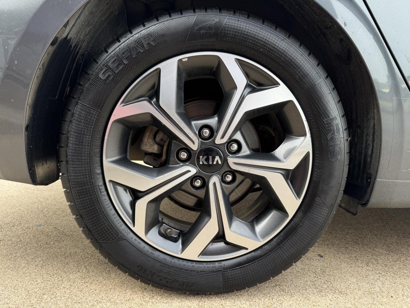 2020 GRAY KIA FORTE FE; LXS (3KPF24AD4LE) , located at 5900 E. Lancaster Ave., Fort Worth, TX, 76112, (817) 457-5456, 0.000000, 0.000000 - Photo#24