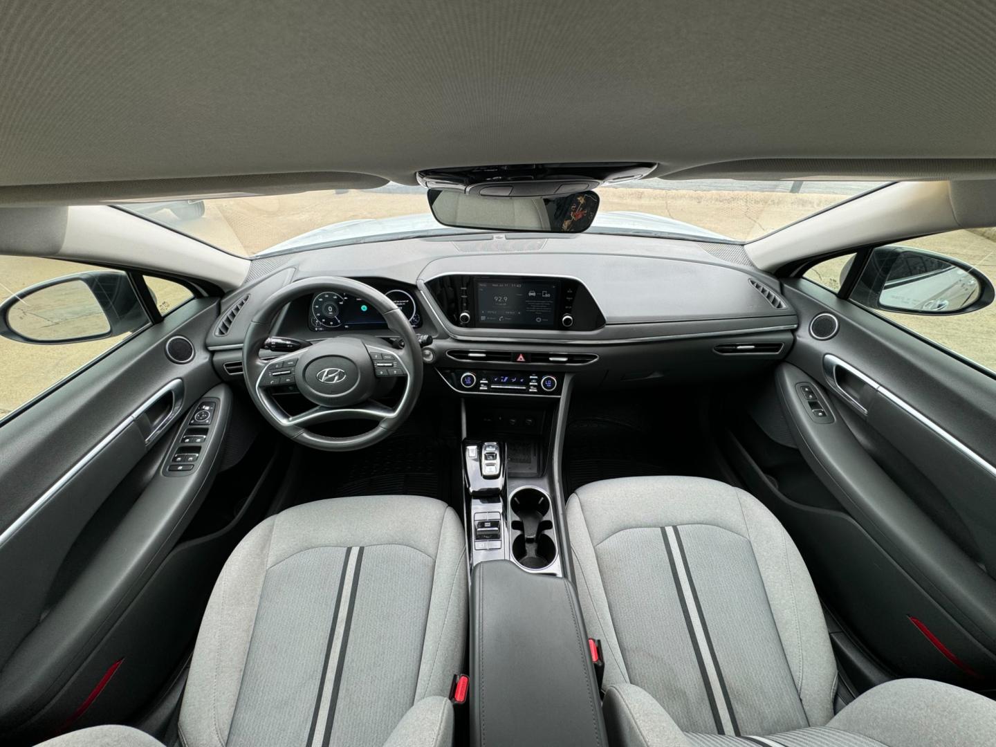 2020 WHITE HYUNDAI SONATA SEL (5NPEF4JA4LH) , located at 5900 E. Lancaster Ave., Fort Worth, TX, 76112, (817) 457-5456, 0.000000, 0.000000 - Photo#18