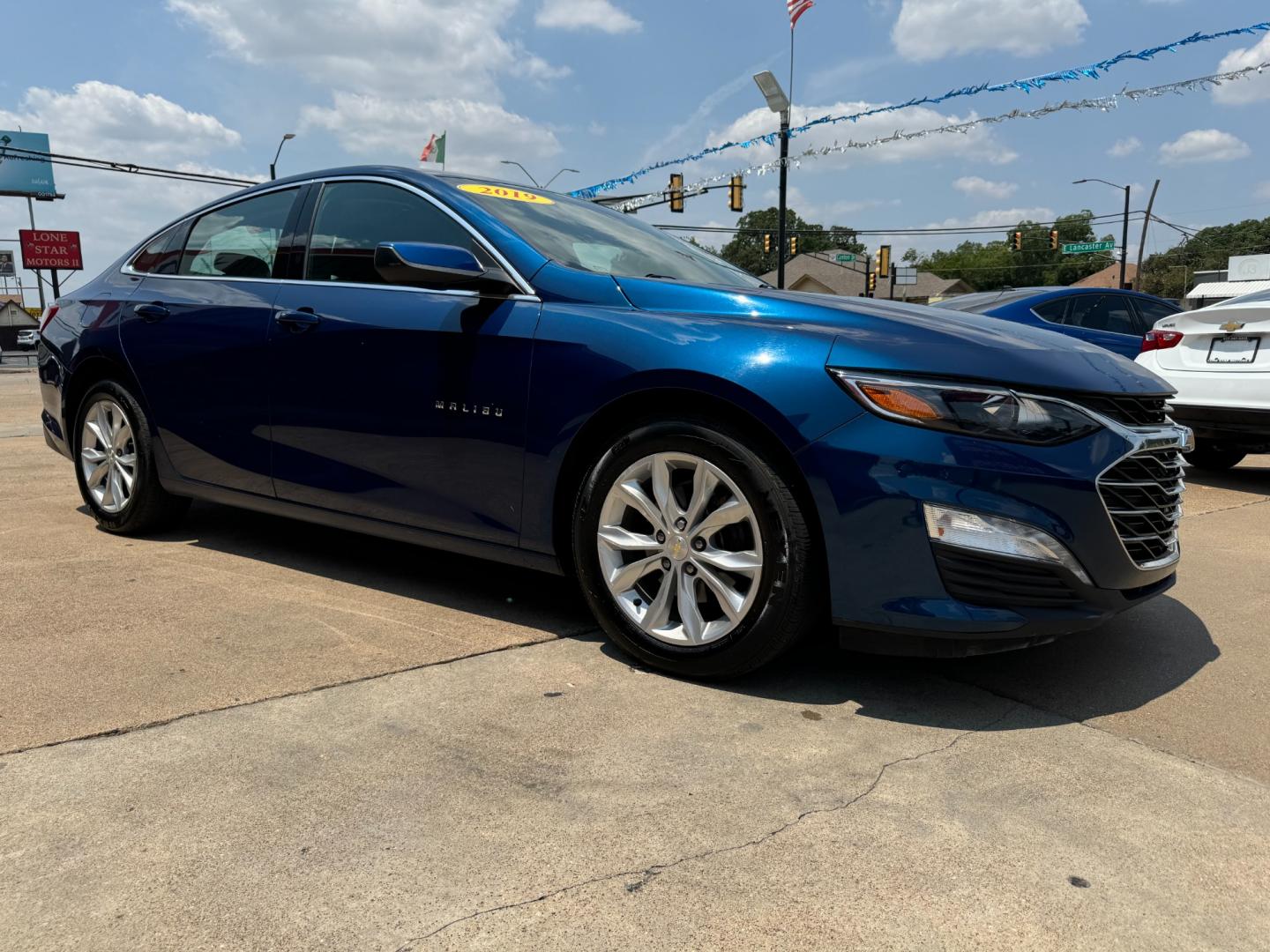 2019 BLUE CHEVROLET MALIBU LT (2FL) (1G1ZD5ST4KF) , located at 5900 E. Lancaster Ave., Fort Worth, TX, 76112, (817) 457-5456, 0.000000, 0.000000 - Photo#3