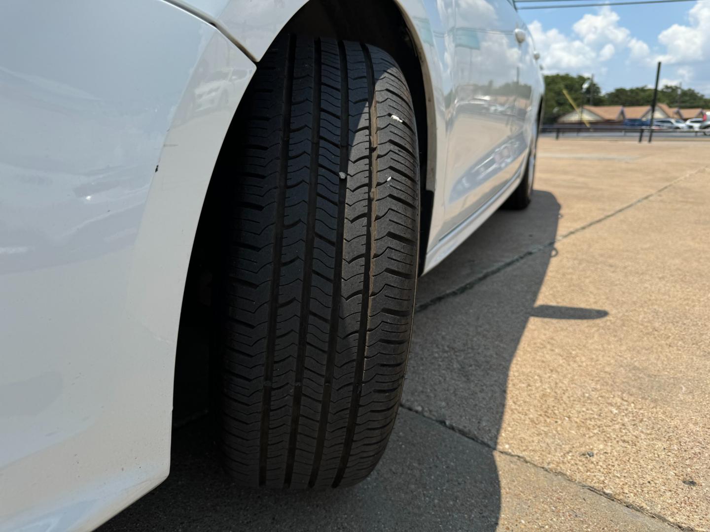 2018 WHITE VOLKSWAGEN JETTA 1.4T S (3VW2B7AJ6JM) , located at 5900 E. Lancaster Ave., Fort Worth, TX, 76112, (817) 457-5456, 0.000000, 0.000000 - Photo#20