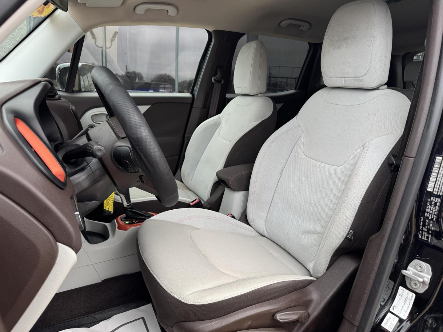 2015 BLACK JEEP RENEGADE (ZACCJABT0FP) , located at 5900 E. Lancaster Ave., Fort Worth, TX, 76112, (817) 457-5456, 0.000000, 0.000000 - Photo#9