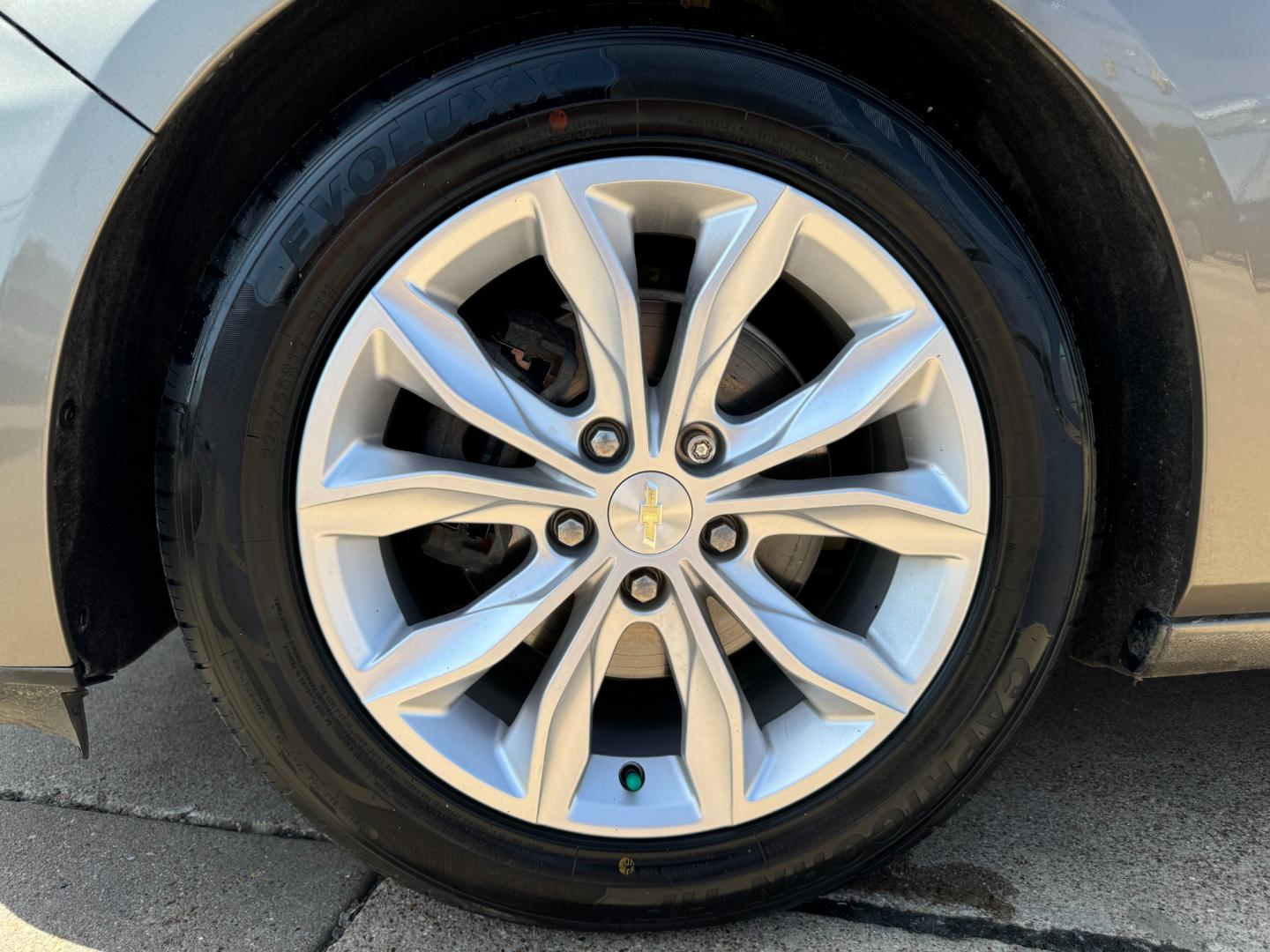 2020 GRAY CHEVROLET MALIBU LT (1LT) (1G1ZD5ST1LF) , located at 5900 E. Lancaster Ave., Fort Worth, TX, 76112, (817) 457-5456, 0.000000, 0.000000 - Photo#21