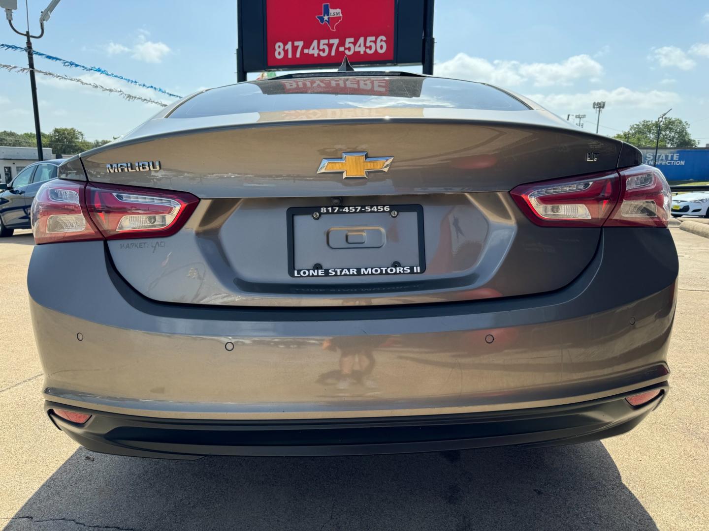 2020 GRAY CHEVROLET MALIBU LT (1LT) (1G1ZD5ST1LF) , located at 5900 E. Lancaster Ave., Fort Worth, TX, 76112, (817) 457-5456, 0.000000, 0.000000 - Photo#4
