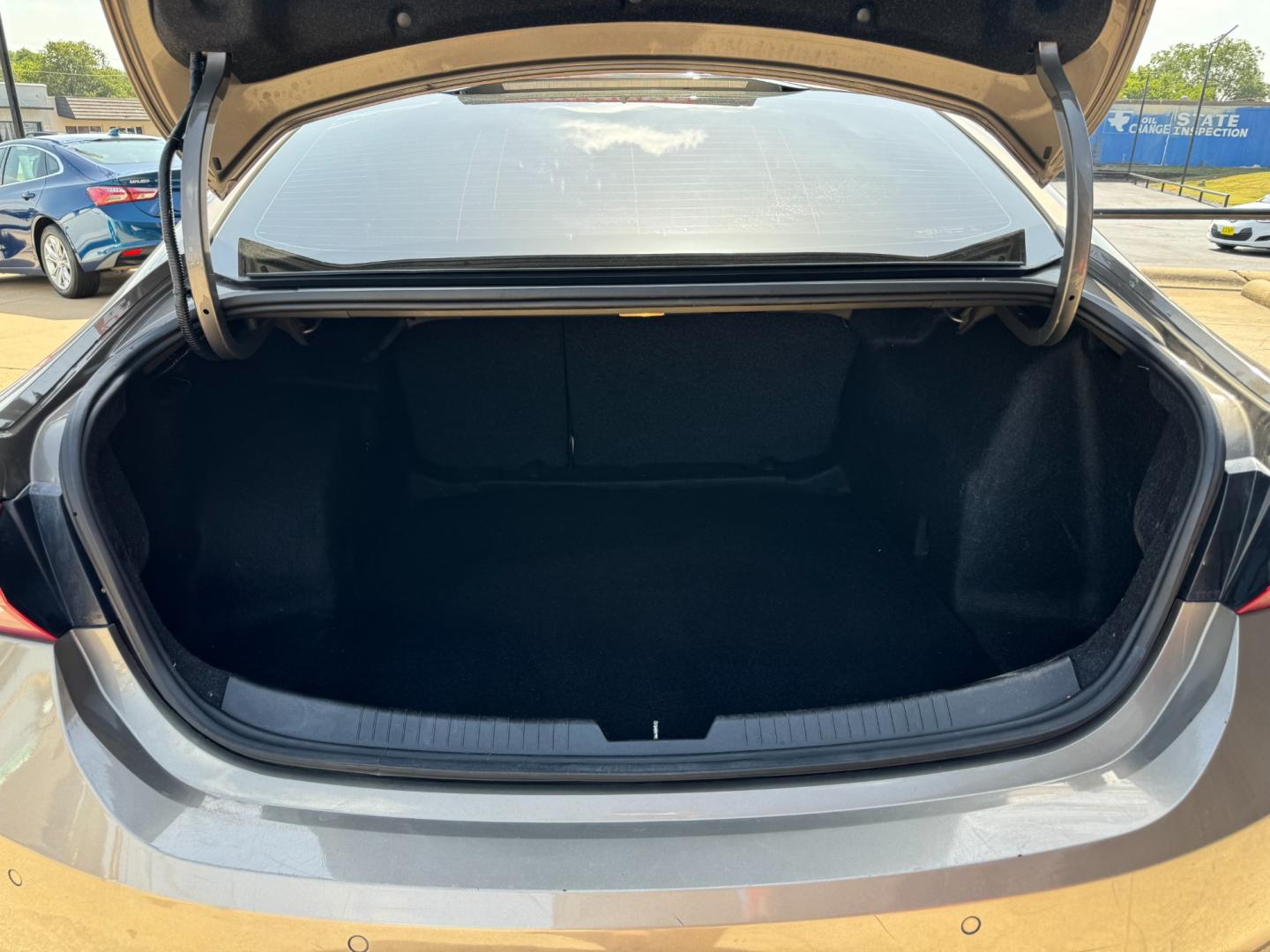 2020 GRAY CHEVROLET MALIBU LT (1LT) (1G1ZD5ST1LF) , located at 5900 E. Lancaster Ave., Fort Worth, TX, 76112, (817) 457-5456, 0.000000, 0.000000 - Photo#5