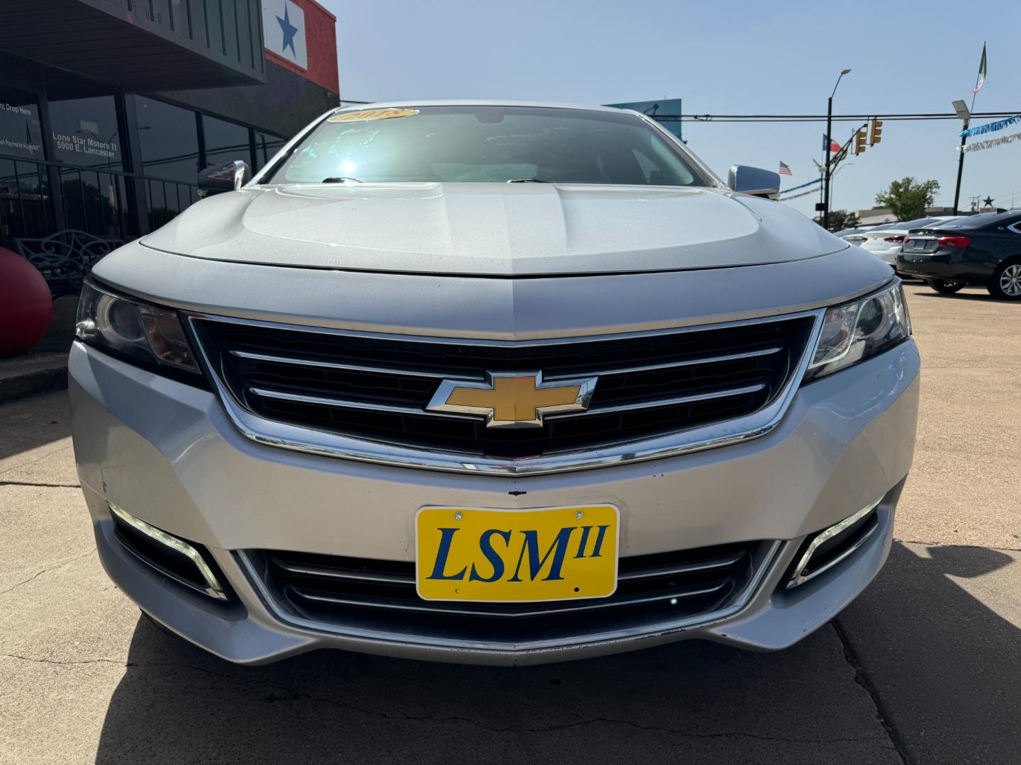 2018 SILVER CHEVROLET IMPALA LT (3LT) (2G1125S38J9) , located at 5900 E. Lancaster Ave., Fort Worth, TX, 76112, (817) 457-5456, 0.000000, 0.000000 - Photo#2