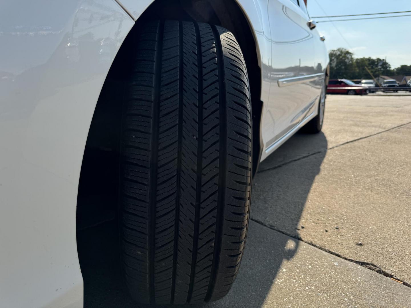 2014 WHITE HONDA ACCORD EX-L (1HGCR3F80EA) , located at 5900 E. Lancaster Ave., Fort Worth, TX, 76112, (817) 457-5456, 0.000000, 0.000000 - Photo#21