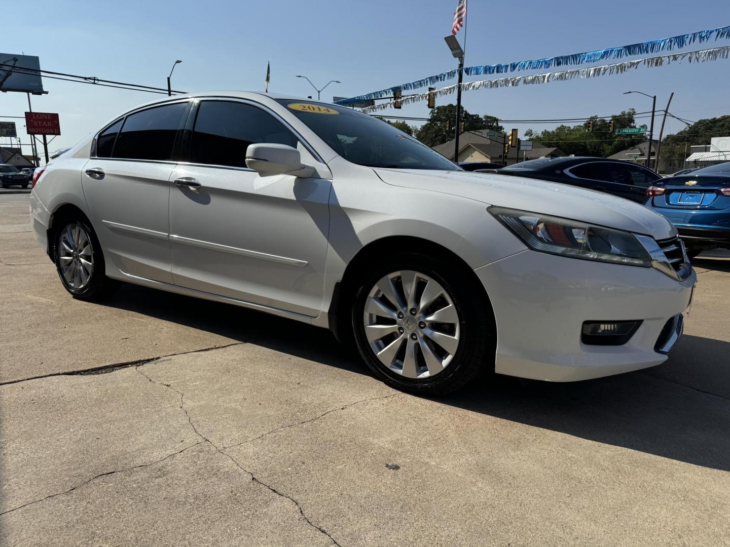 2014 WHITE HONDA ACCORD EX-L (1HGCR3F80EA) , located at 5900 E. Lancaster Ave., Fort Worth, TX, 76112, (817) 457-5456, 0.000000, 0.000000 - Photo#3