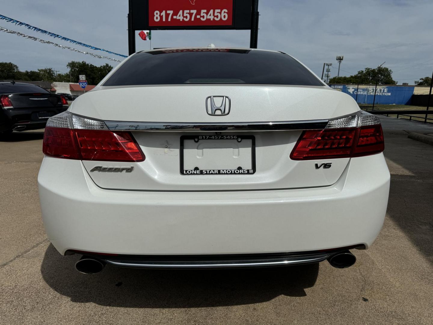 2014 WHITE HONDA ACCORD EX-L (1HGCR3F89EA) , located at 5900 E. Lancaster Ave., Fort Worth, TX, 76112, (817) 457-5456, 0.000000, 0.000000 - Photo#5