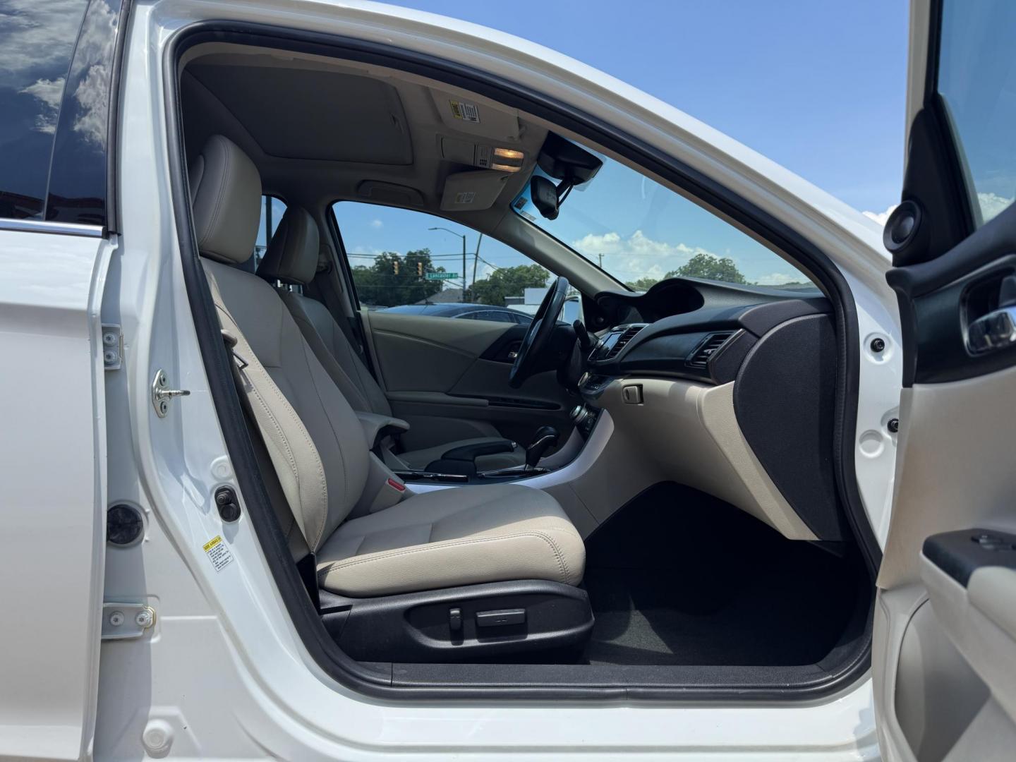 2014 WHITE HONDA ACCORD EX-L (1HGCR3F89EA) , located at 5900 E. Lancaster Ave., Fort Worth, TX, 76112, (817) 457-5456, 0.000000, 0.000000 - Photo#16