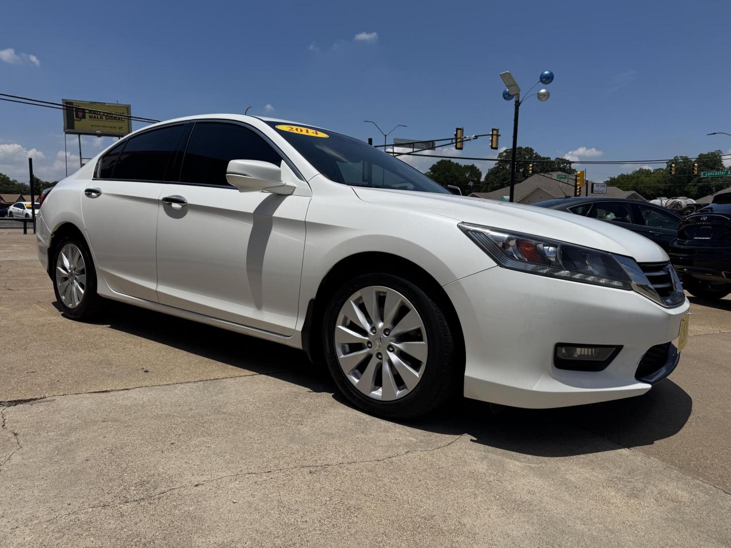 2014 WHITE HONDA ACCORD EX-L (1HGCR3F89EA) , located at 5900 E. Lancaster Ave., Fort Worth, TX, 76112, (817) 457-5456, 0.000000, 0.000000 - Photo#2