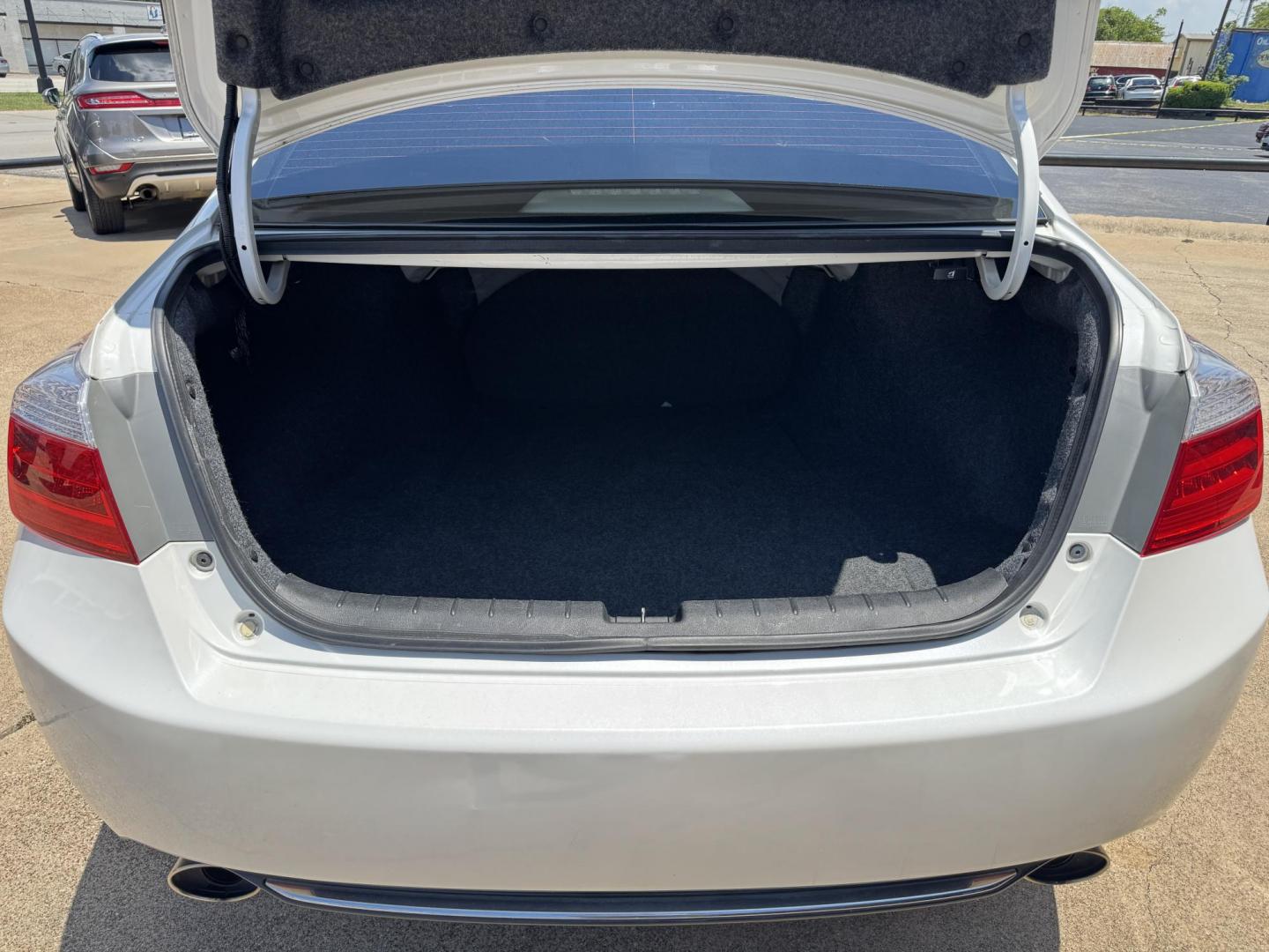 2014 WHITE HONDA ACCORD EX-L (1HGCR3F89EA) , located at 5900 E. Lancaster Ave., Fort Worth, TX, 76112, (817) 457-5456, 0.000000, 0.000000 - Photo#5