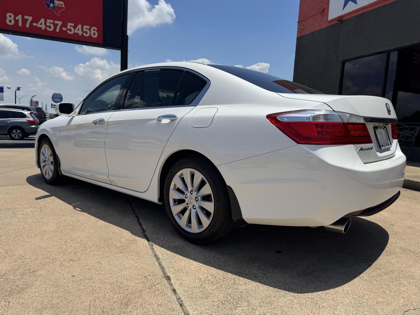2014 WHITE HONDA ACCORD EX-L (1HGCR3F89EA) , located at 5900 E. Lancaster Ave., Fort Worth, TX, 76112, (817) 457-5456, 0.000000, 0.000000 - Photo#6