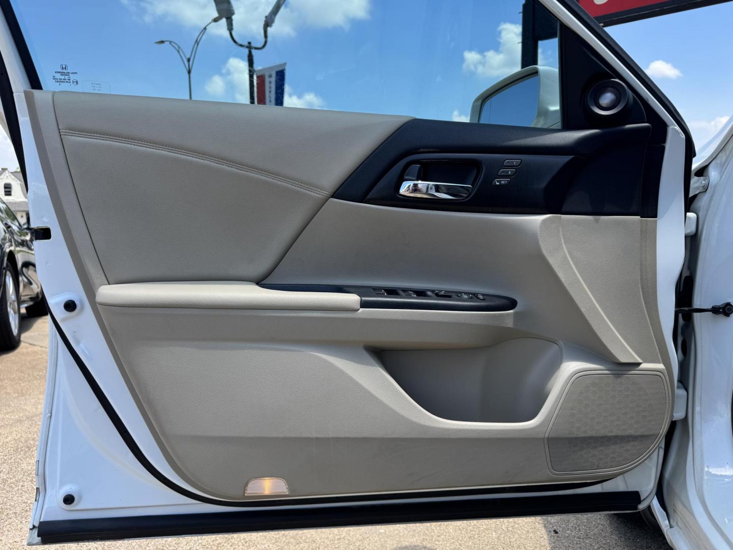 2014 WHITE HONDA ACCORD EX-L (1HGCR3F89EA) , located at 5900 E. Lancaster Ave., Fort Worth, TX, 76112, (817) 457-5456, 0.000000, 0.000000 - Photo#7
