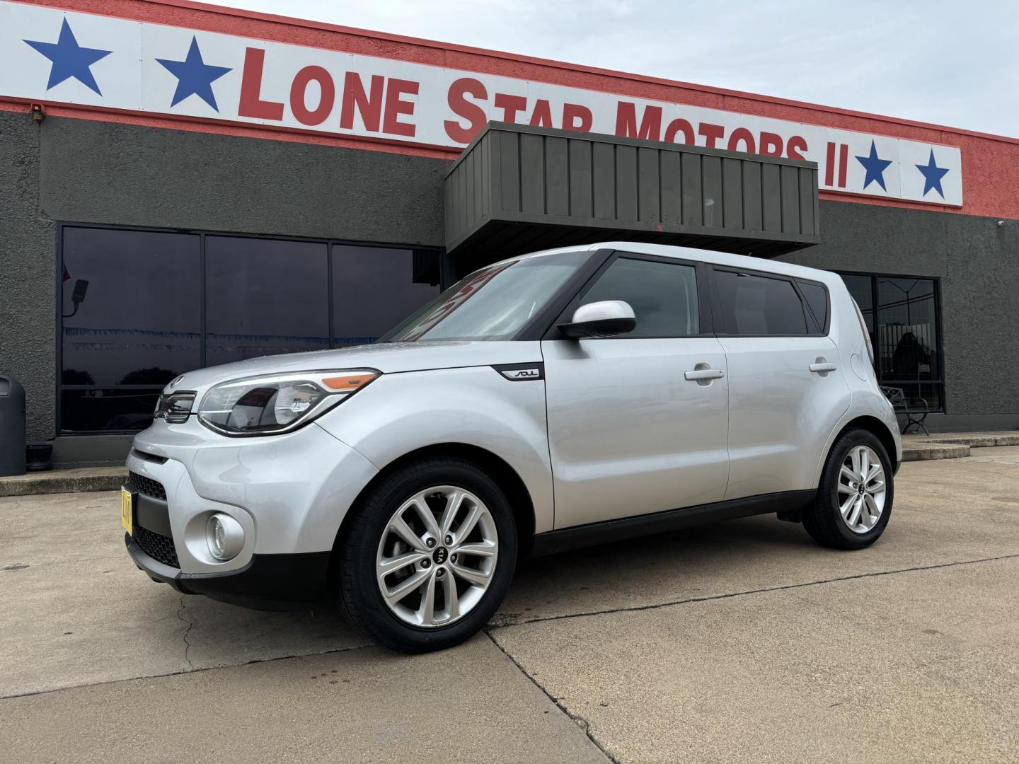 2019 SILVER KIA SOUL + (PLUS) (KNDJP3A55K7) , located at 5900 E. Lancaster Ave., Fort Worth, TX, 76112, (817) 457-5456, 0.000000, 0.000000 - Photo#1