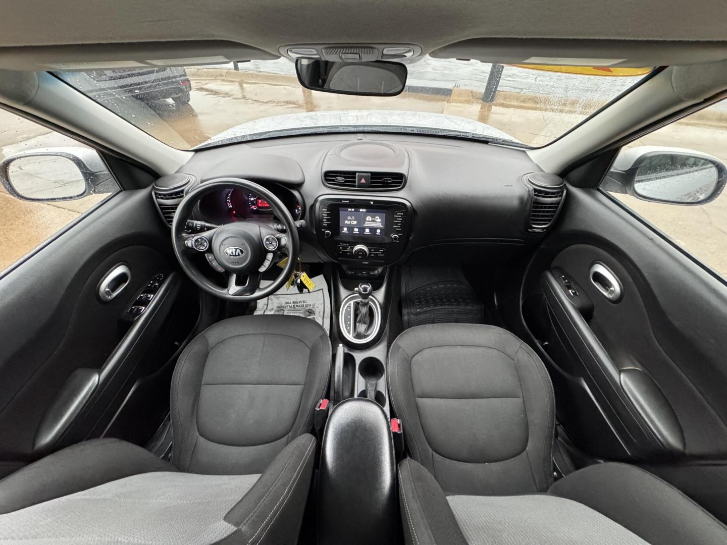 2019 SILVER KIA SOUL + (PLUS) (KNDJP3A55K7) , located at 5900 E. Lancaster Ave., Fort Worth, TX, 76112, (817) 457-5456, 0.000000, 0.000000 - Photo#17