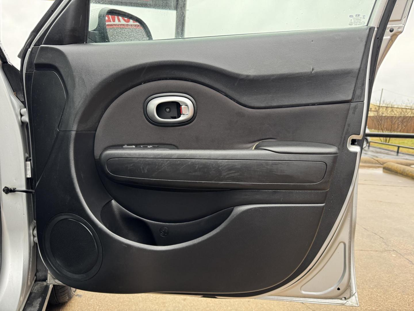 2019 SILVER KIA SOUL + (PLUS) (KNDJP3A55K7) , located at 5900 E. Lancaster Ave., Fort Worth, TX, 76112, (817) 457-5456, 0.000000, 0.000000 - Photo#14