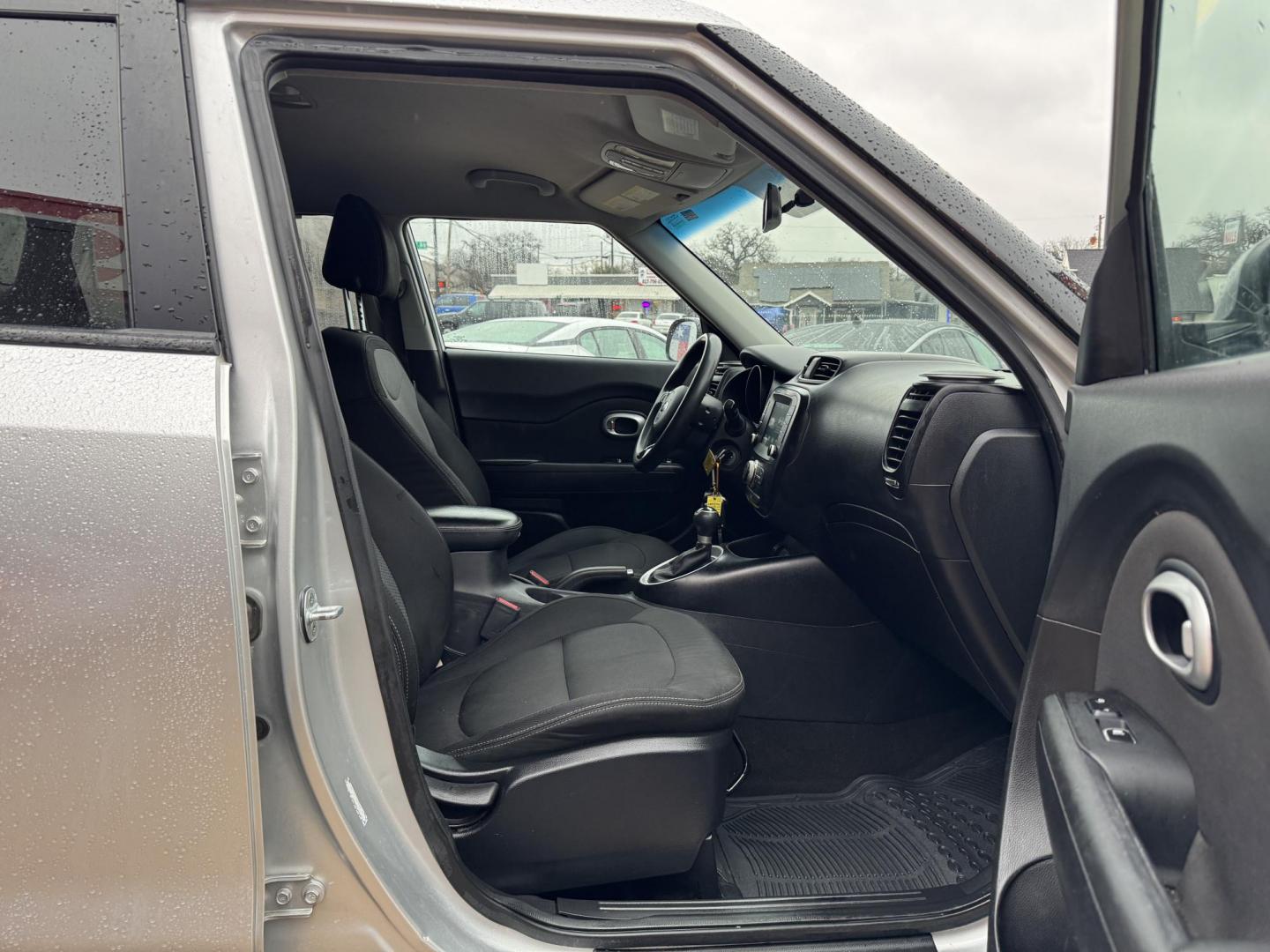 2019 SILVER KIA SOUL + (PLUS) (KNDJP3A55K7) , located at 5900 E. Lancaster Ave., Fort Worth, TX, 76112, (817) 457-5456, 0.000000, 0.000000 - Photo#15