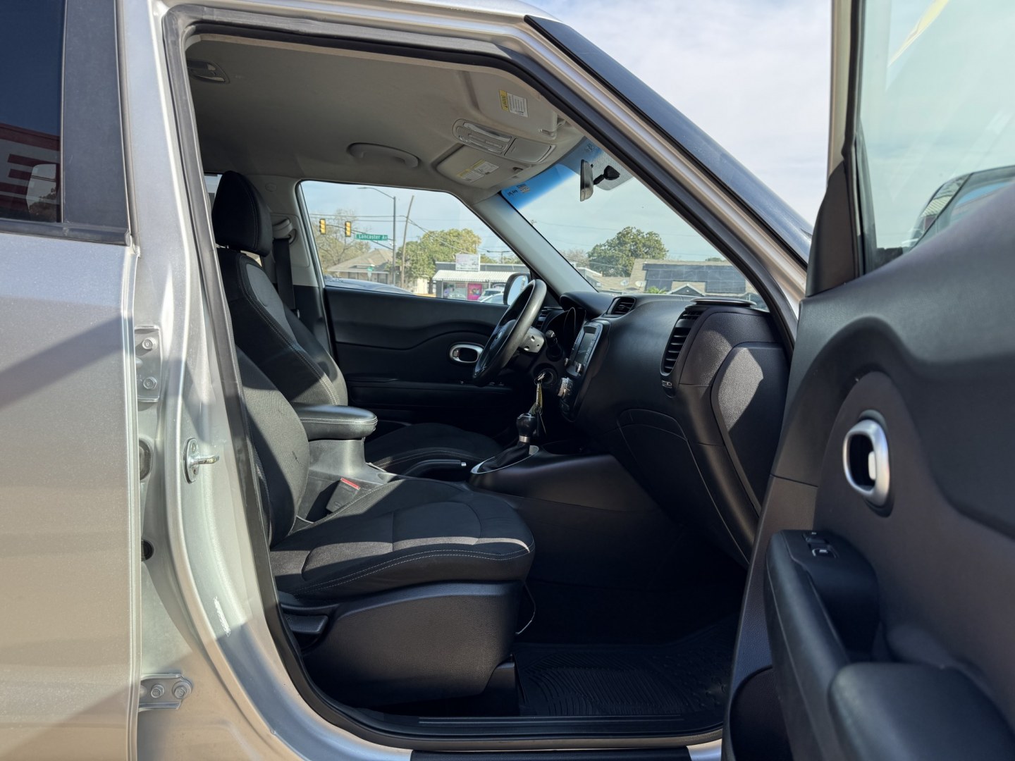 2019 SILVER KIA SOUL + (PLUS) (KNDJP3A55K7) , located at 5900 E. Lancaster Ave., Fort Worth, TX, 76112, (817) 457-5456, 0.000000, 0.000000- Photo#16