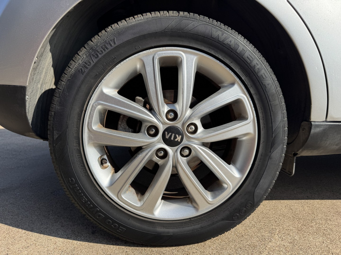 2019 SILVER KIA SOUL + (PLUS) (KNDJP3A55K7) , located at 5900 E. Lancaster Ave., Fort Worth, TX, 76112, (817) 457-5456, 0.000000, 0.000000- Photo#23