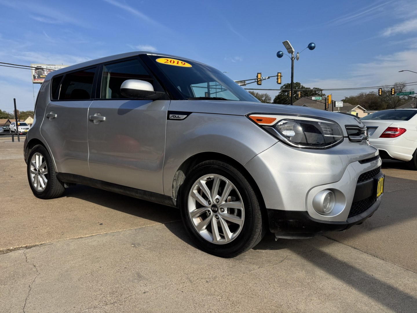2019 SILVER KIA SOUL + (PLUS) (KNDJP3A55K7) , located at 5900 E. Lancaster Ave., Fort Worth, TX, 76112, (817) 457-5456, 0.000000, 0.000000- Photo#2