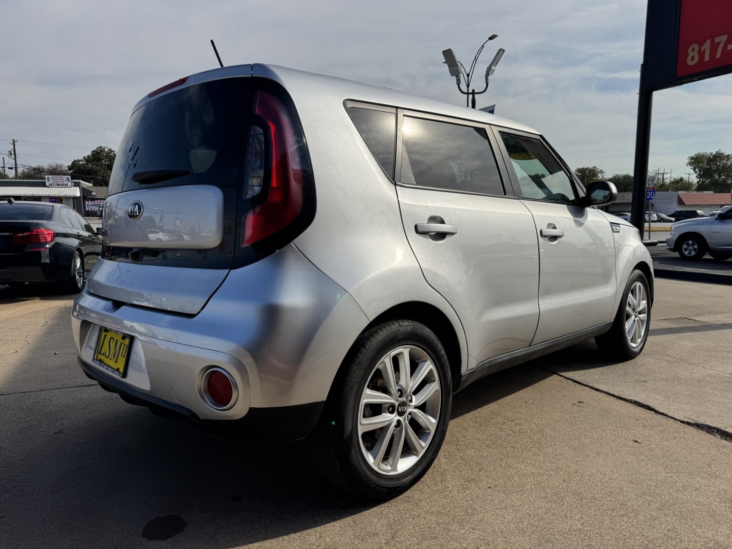 2019 SILVER KIA SOUL + (PLUS) (KNDJP3A55K7) , located at 5900 E. Lancaster Ave., Fort Worth, TX, 76112, (817) 457-5456, 0.000000, 0.000000- Photo#3