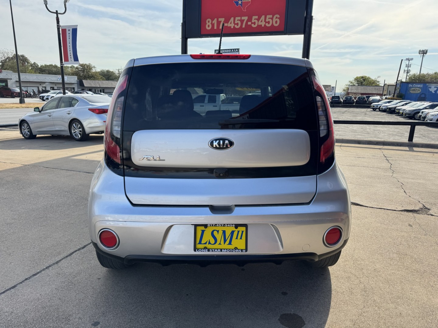 2019 SILVER KIA SOUL + (PLUS) (KNDJP3A55K7) , located at 5900 E. Lancaster Ave., Fort Worth, TX, 76112, (817) 457-5456, 0.000000, 0.000000- Photo#4