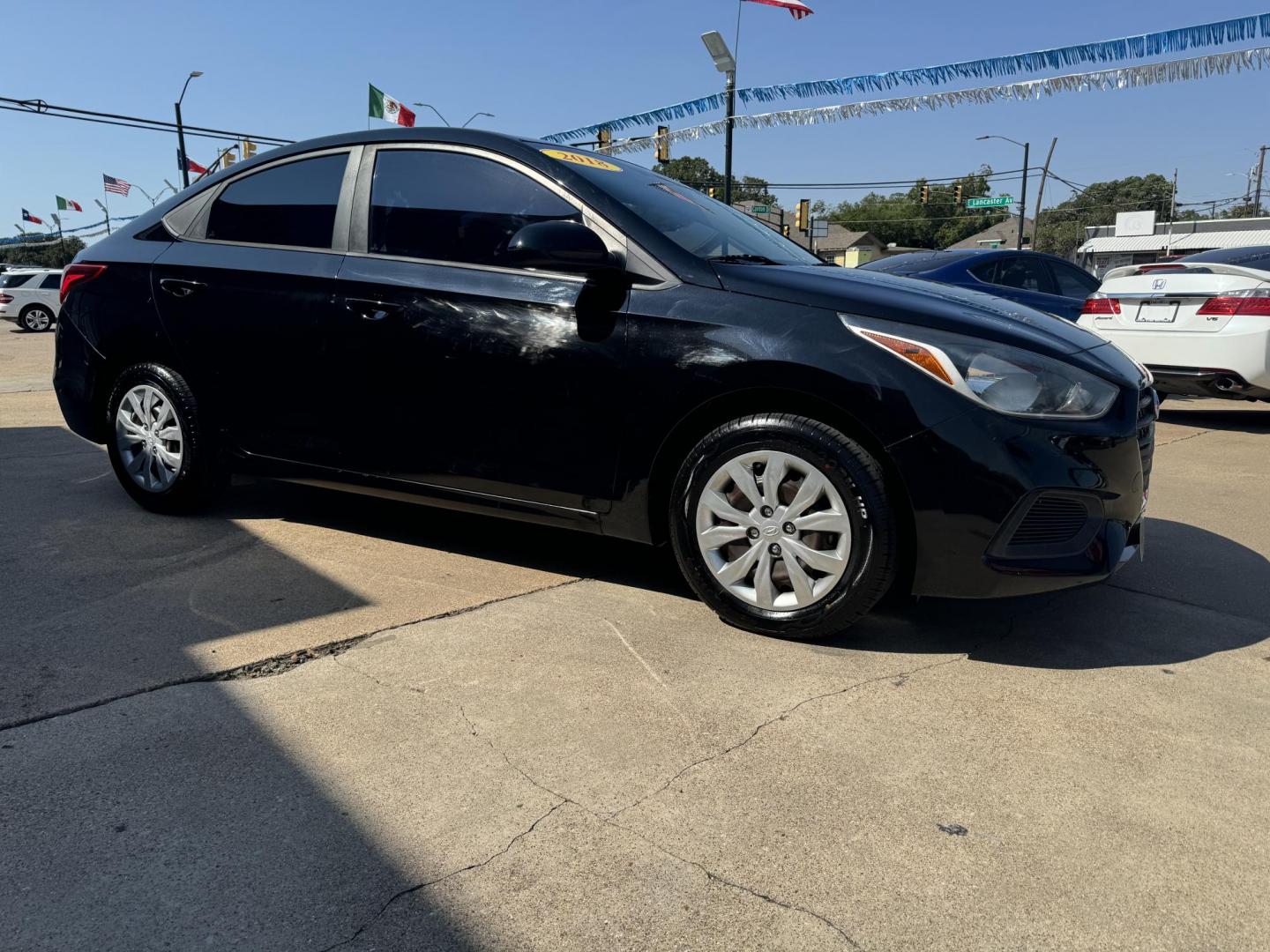 2018 BLACK HYUNDAI ACCENT SE; SEL (3KPC24A36JE) , located at 5900 E. Lancaster Ave., Fort Worth, TX, 76112, (817) 457-5456, 0.000000, 0.000000 - Photo#3