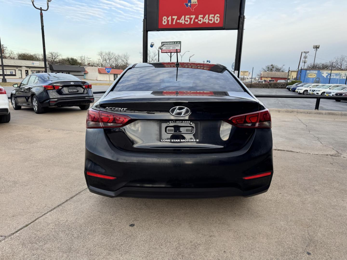 2018 BLACK HYUNDAI ACCENT SE; SEL (3KPC24A36JE) , located at 5900 E. Lancaster Ave., Fort Worth, TX, 76112, (817) 457-5456, 0.000000, 0.000000 - Photo#4
