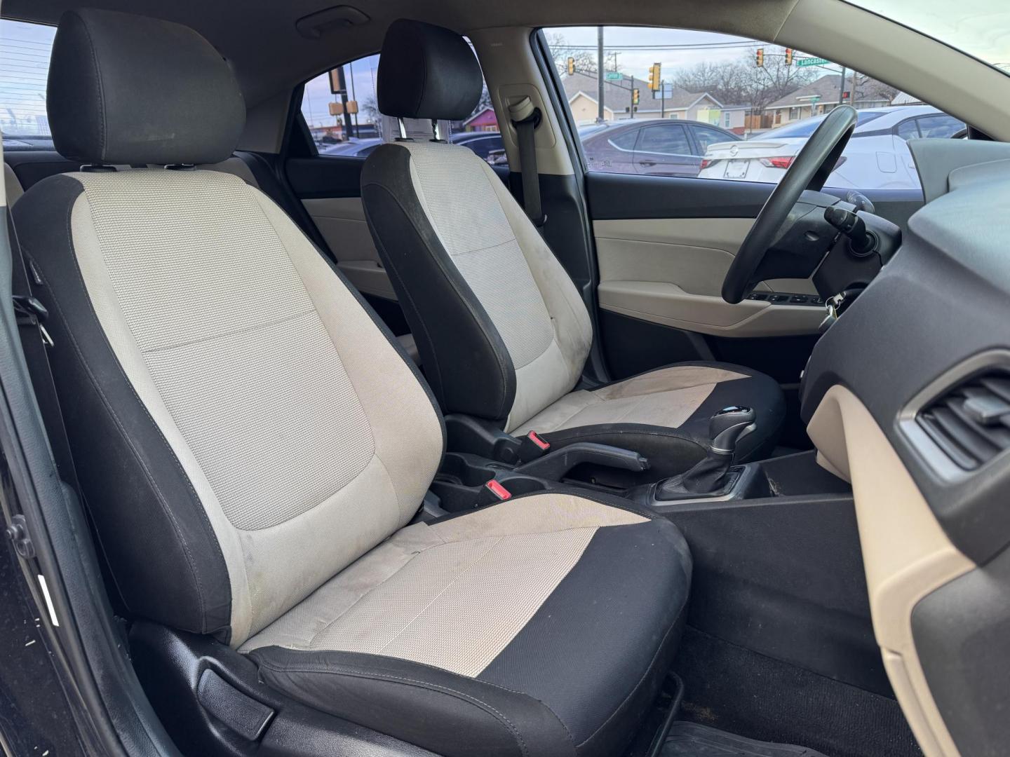 2018 BLACK HYUNDAI ACCENT SE; SEL (3KPC24A36JE) , located at 5900 E. Lancaster Ave., Fort Worth, TX, 76112, (817) 457-5456, 0.000000, 0.000000 - Photo#16