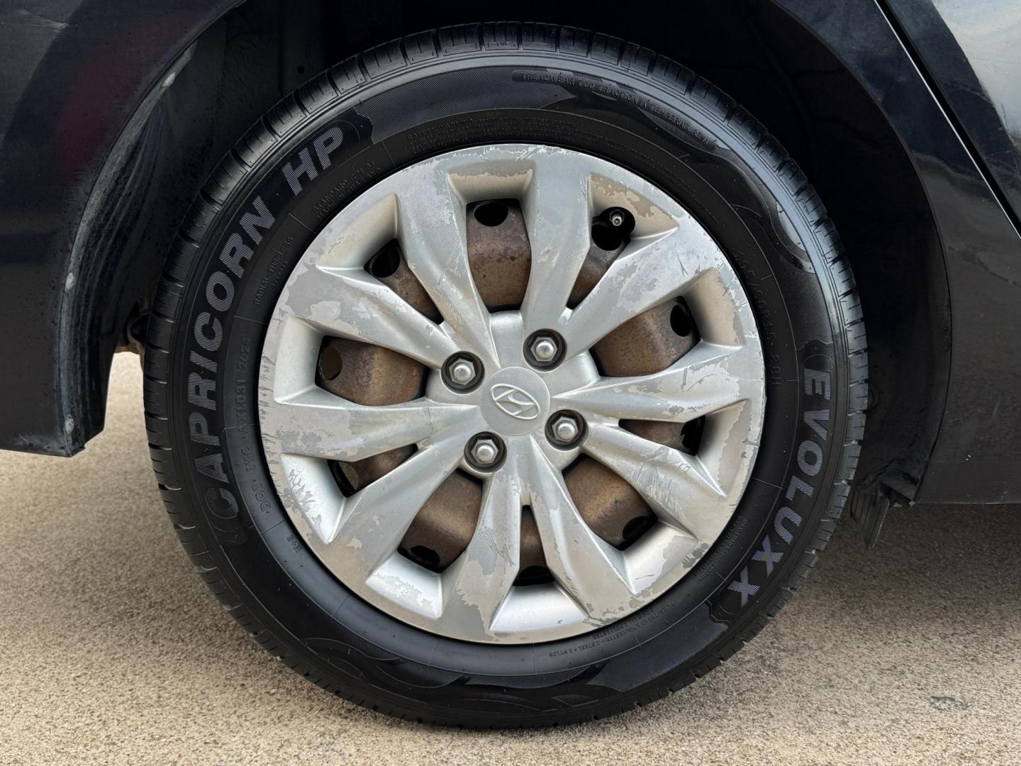 2018 BLACK HYUNDAI ACCENT SE; SEL (3KPC24A36JE) , located at 5900 E. Lancaster Ave., Fort Worth, TX, 76112, (817) 457-5456, 0.000000, 0.000000 - Photo#21