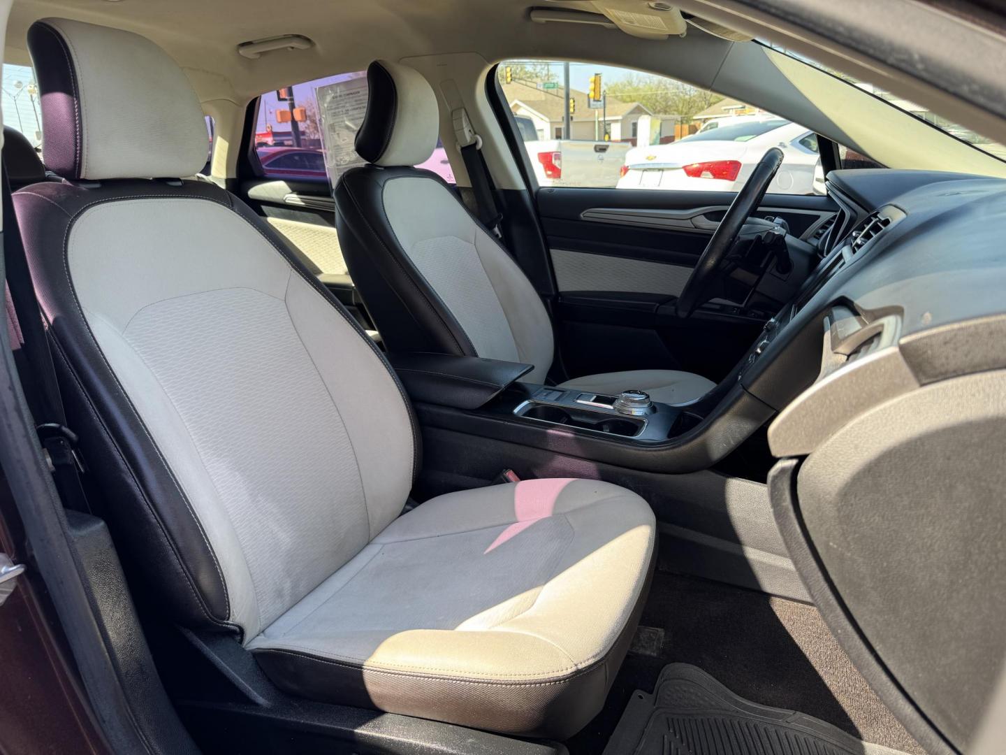 2019 RED FORD FUSION SE (3FA6P0HD7KR) , located at 5900 E. Lancaster Ave., Fort Worth, TX, 76112, (817) 457-5456, 0.000000, 0.000000 - Photo#16