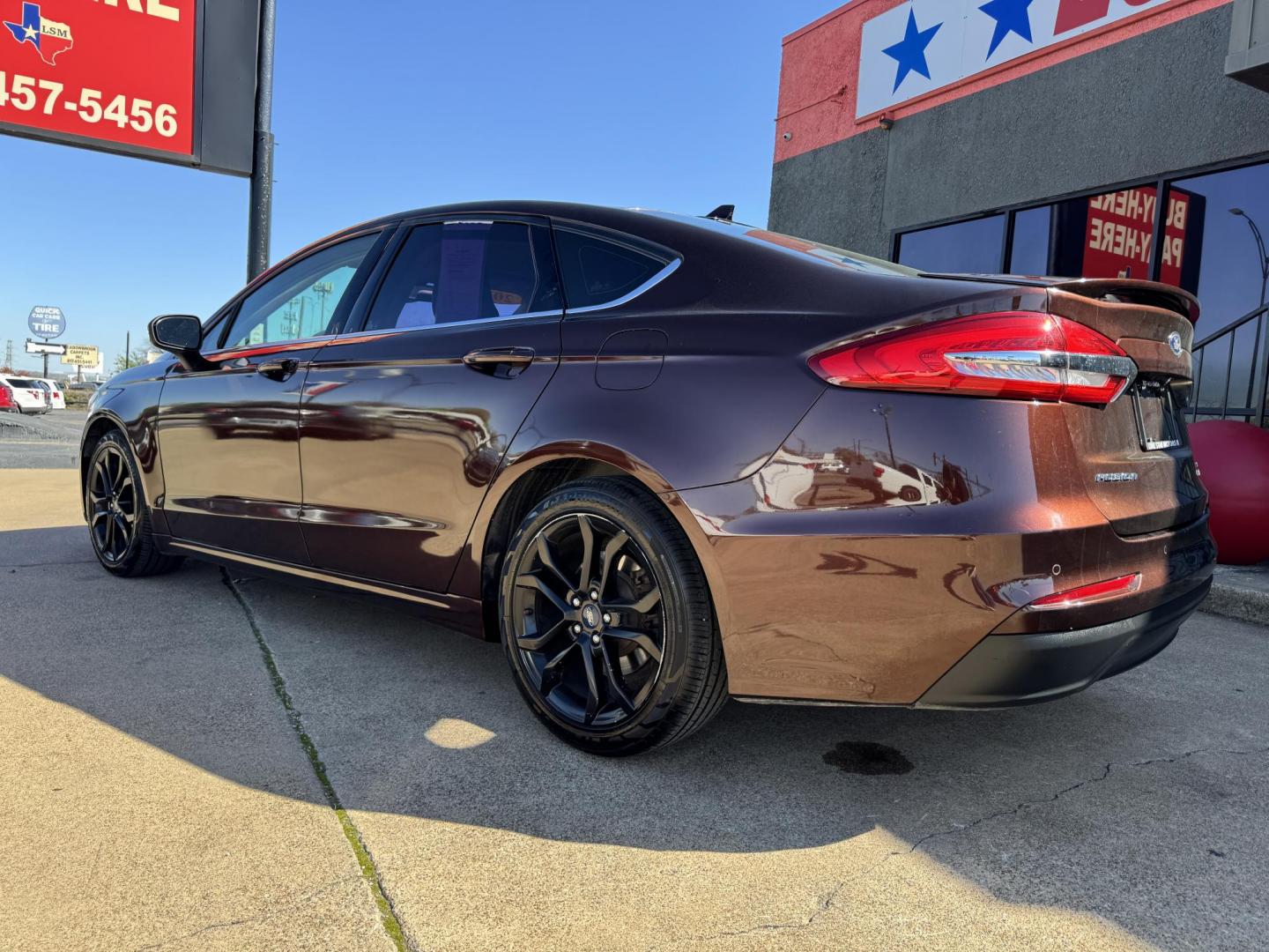 2019 RED FORD FUSION SE (3FA6P0HD7KR) , located at 5900 E. Lancaster Ave., Fort Worth, TX, 76112, (817) 457-5456, 0.000000, 0.000000 - Photo#6