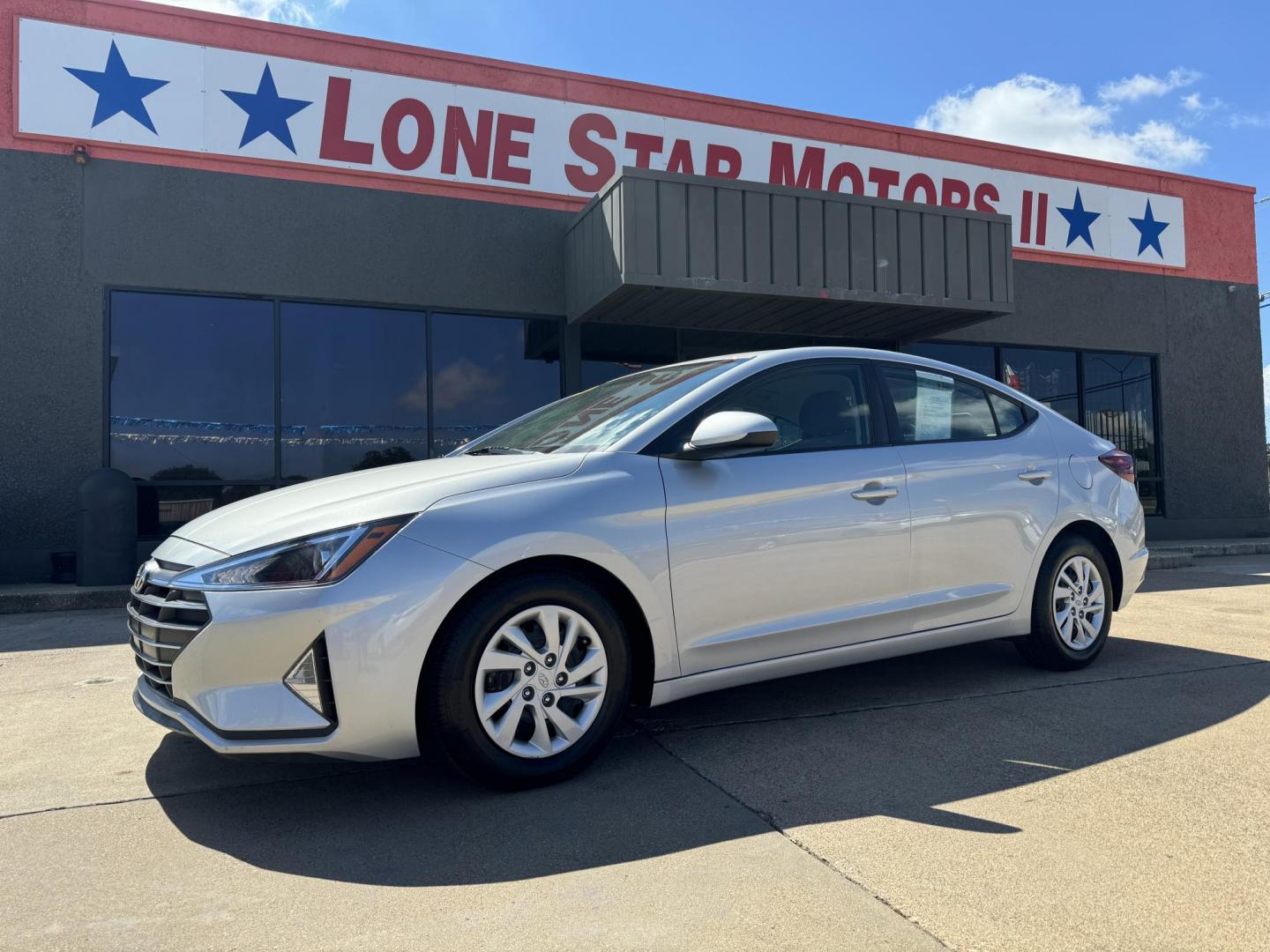 2019 SILVER HYUNDAI ELANTRA LIMITED; SE (5NPD74LF9KH) , located at 5900 E. Lancaster Ave., Fort Worth, TX, 76112, (817) 457-5456, 0.000000, 0.000000 - Photo#1