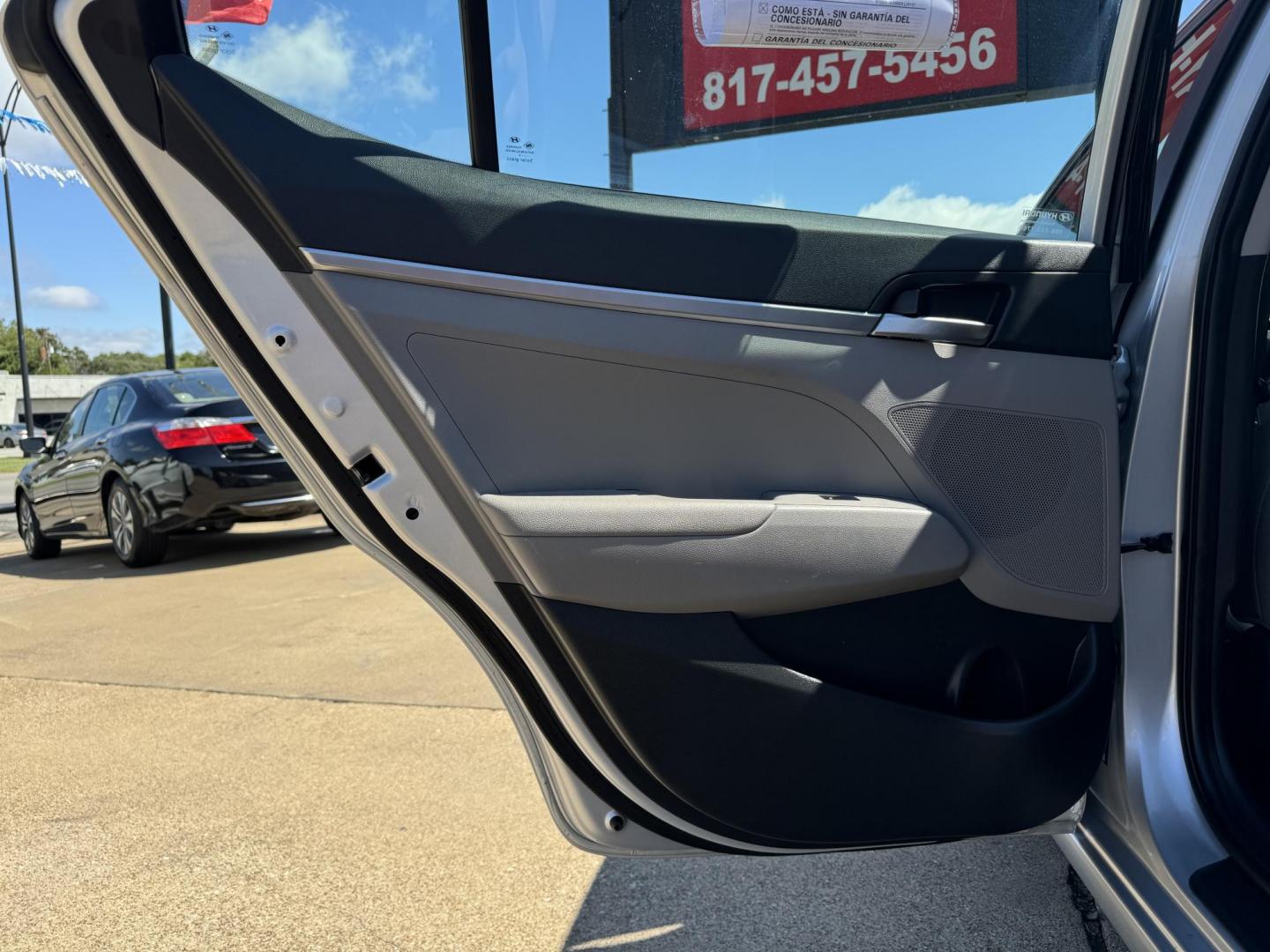 2019 SILVER HYUNDAI ELANTRA LIMITED; SE (5NPD74LF9KH) , located at 5900 E. Lancaster Ave., Fort Worth, TX, 76112, (817) 457-5456, 0.000000, 0.000000 - Photo#11