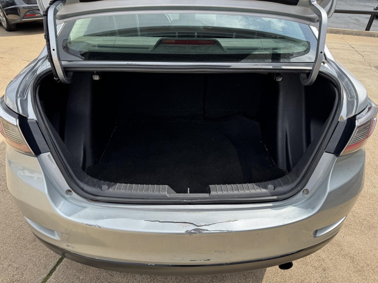 2018 SILVER TOYOTA YARIS IA BASE (3MYDLBYV2JY) , located at 5900 E. Lancaster Ave., Fort Worth, TX, 76112, (817) 457-5456, 0.000000, 0.000000- Photo#5