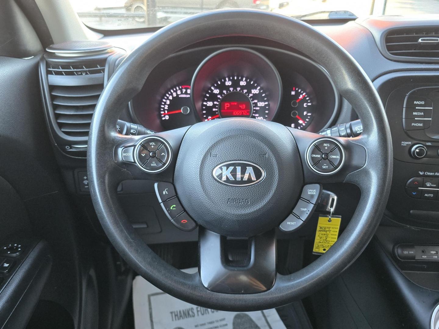 2017 WHITE KIA SOUL + (PLUS) (KNDJP3A56H7) , located at 5900 E. Lancaster Ave., Fort Worth, TX, 76112, (817) 457-5456, 0.000000, 0.000000 - Photo#18