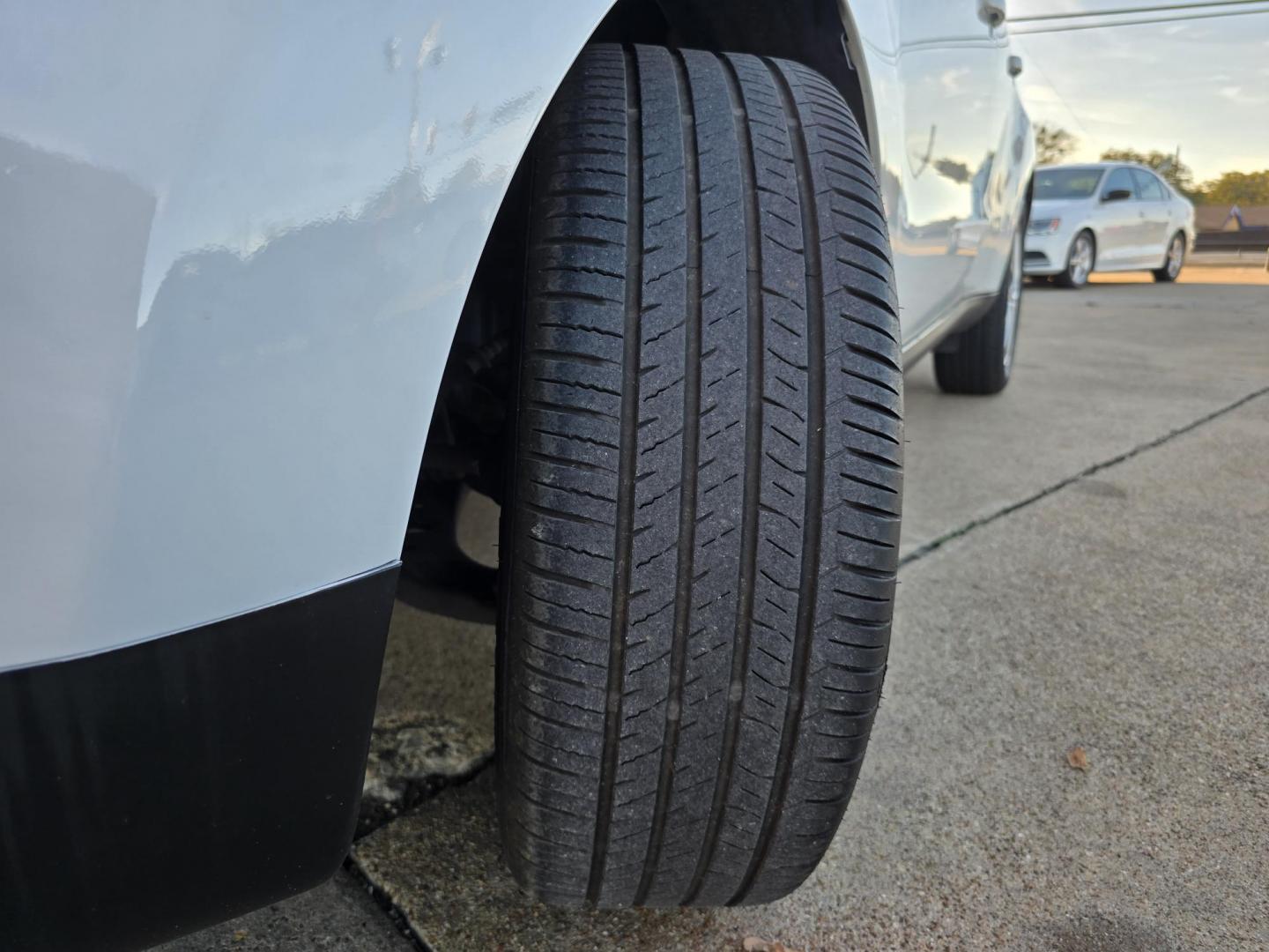 2017 WHITE KIA SOUL + (PLUS) (KNDJP3A56H7) , located at 5900 E. Lancaster Ave., Fort Worth, TX, 76112, (817) 457-5456, 0.000000, 0.000000 - Photo#20