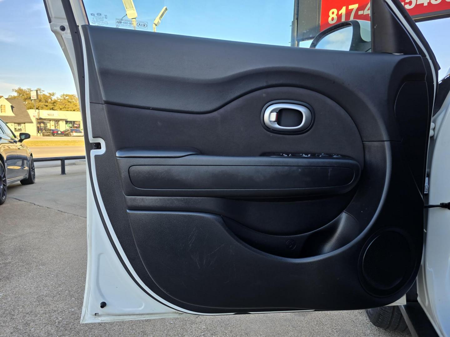 2017 WHITE KIA SOUL + (PLUS) (KNDJP3A56H7) , located at 5900 E. Lancaster Ave., Fort Worth, TX, 76112, (817) 457-5456, 0.000000, 0.000000 - Photo#7